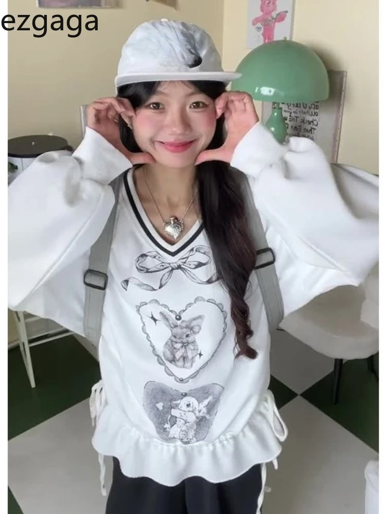 

Ezgaga Sweatshirts Women Vintage V Neck Cartoon Rabbit Printed Loose Sweet Preppy Style Y2k Fashion Casual Ladies Hoodies Tops