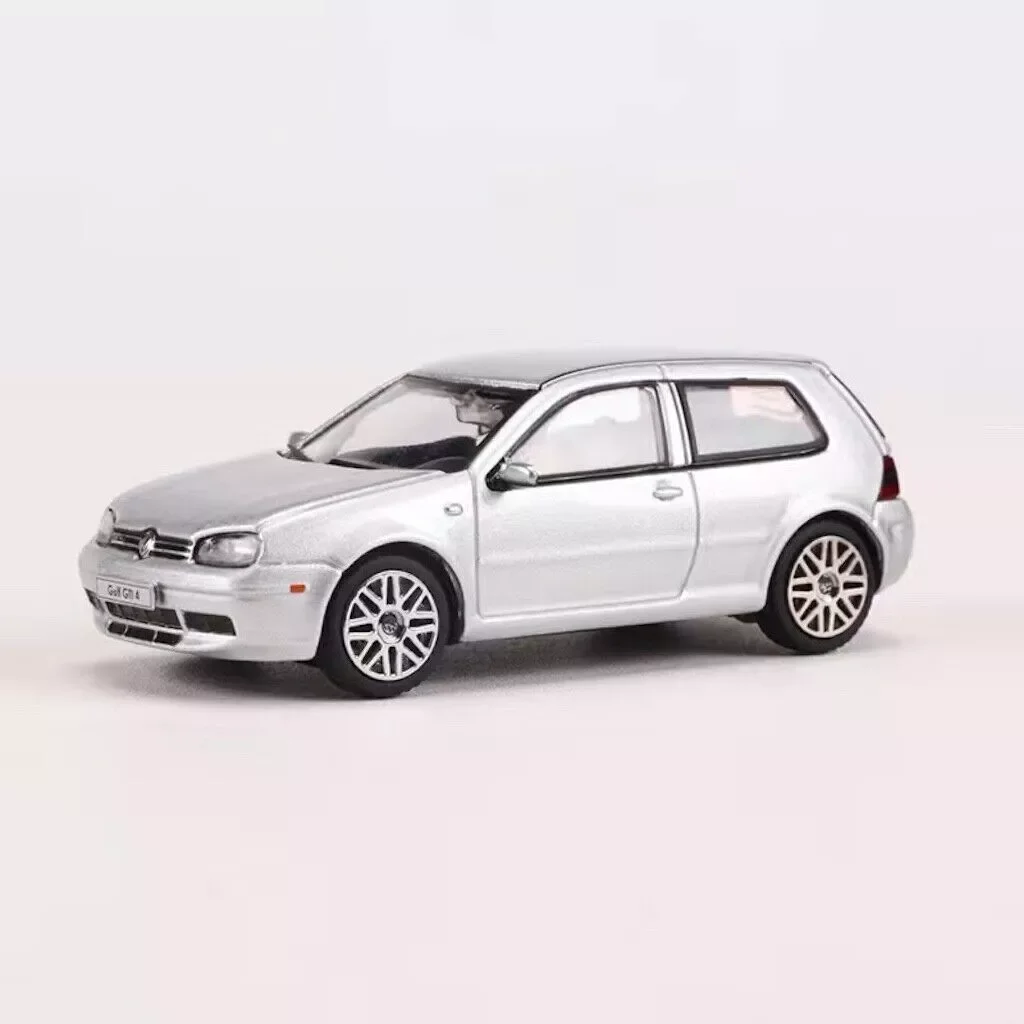 

GCD 1:64 Silver Golf MK4 GTI 2-дверная спортивная модель, литая под давлением коллекционная машина