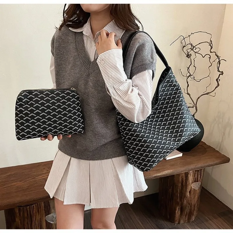 

Casual Shoulder Bag For Women Everyday Handbag For Ladies Comfortable Purse Crossbody Bag Underarm For Shopping