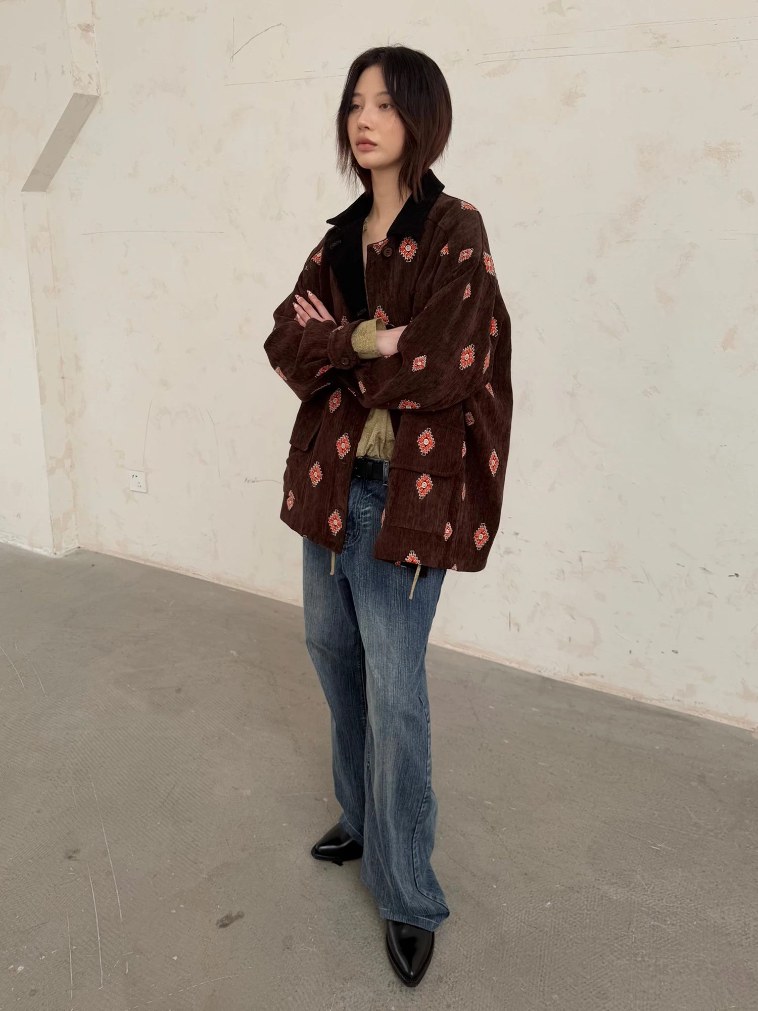 COINROVA Giacca in velluto a coste con ricamo a blocchi di colore, design da donna, colore rosso, vestibilità ampia, tessuto in poliestere