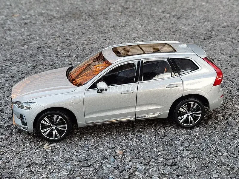 1/18 For Volvo XC60 2022 SUV Diecast Car Model Toys Hobby kids gifts White/Silver/Gray Gift Collection Ornaments Display