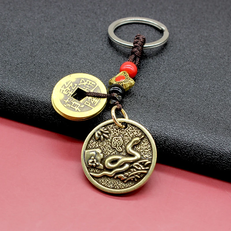 Hot البيع 1 قطعة النحاس النقي اليدوية محظوظ القط سيارة المفاتيح محظوظ القط خمسة الإمبراطور المال المفاتيح فنغ شوي عملات محظوظ حلقات المفاتيح