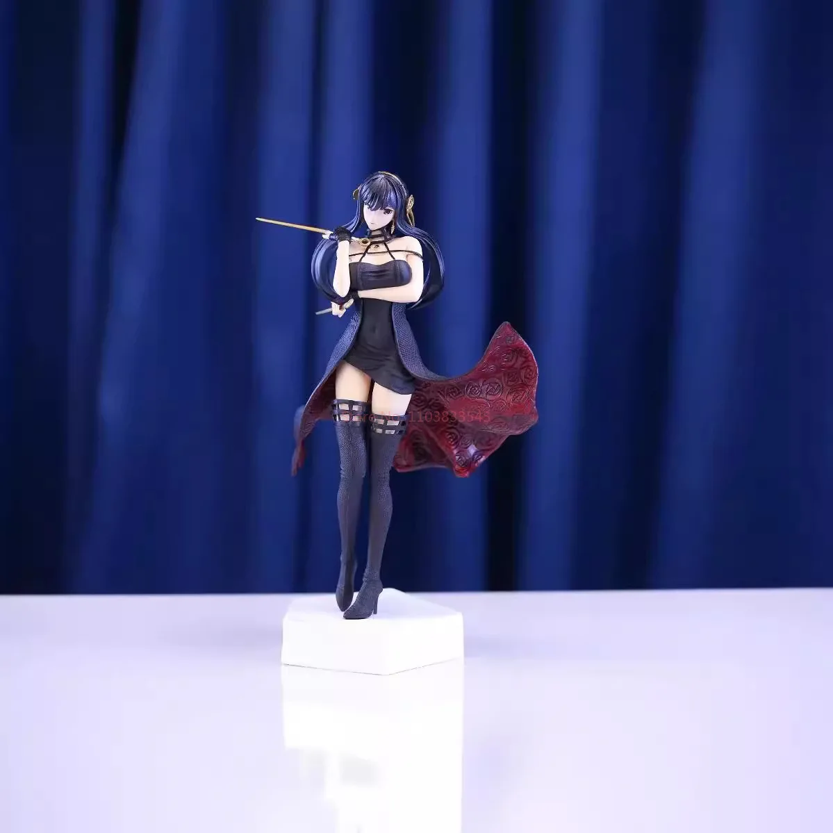 30cm 애니메이션 스파이 가족 공주 가시 Yor Forger 액션 피규어 귀여운 만화 아름다운 소녀 모델 데스크탑 장식 소년 장난감 선물