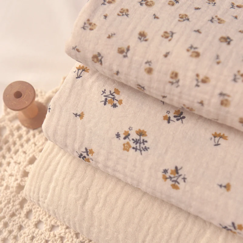 Pastoral de medio metro con estampado de pequeñas flores amarillas, 2 capas, tela 100% de algodón para abrigo, vestido, funda de sofá hecha a mano
