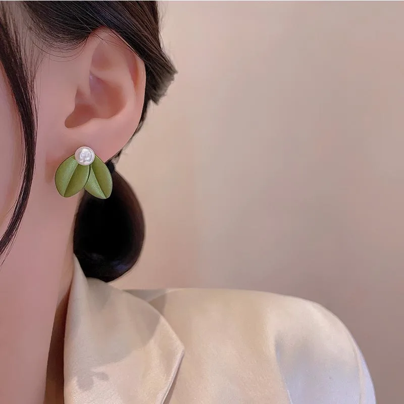 2025 Asymmetry Imitation pearl Stud Earrings Flower Earrings Ins Girl New Fashion Temperament Women\'s Earrings Jewelry