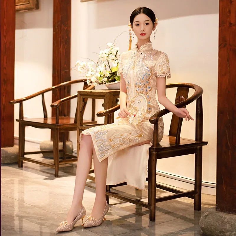 

Bride Peacock Embroidery Cheongsam Elegant Traditional Chinese Toast Clothing Women Sexy High Split Wedding Dress Tang Suit