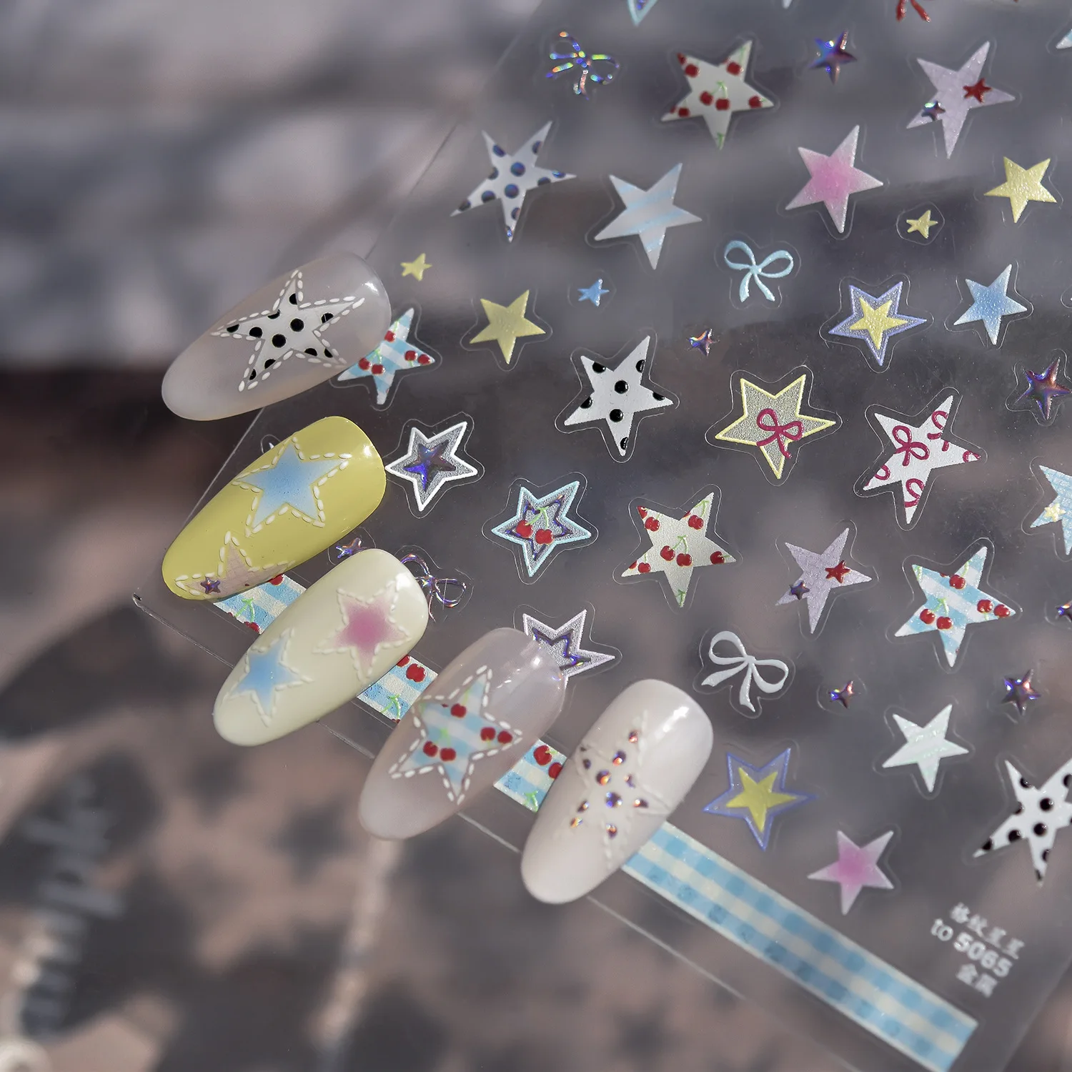 Pegatinas 5D de estrellas coloridas para decoración de uñas, línea de lunares negros en relieve, Mini pegatinas adhesivas de cereza para uñas, suministro deslizante para manicura