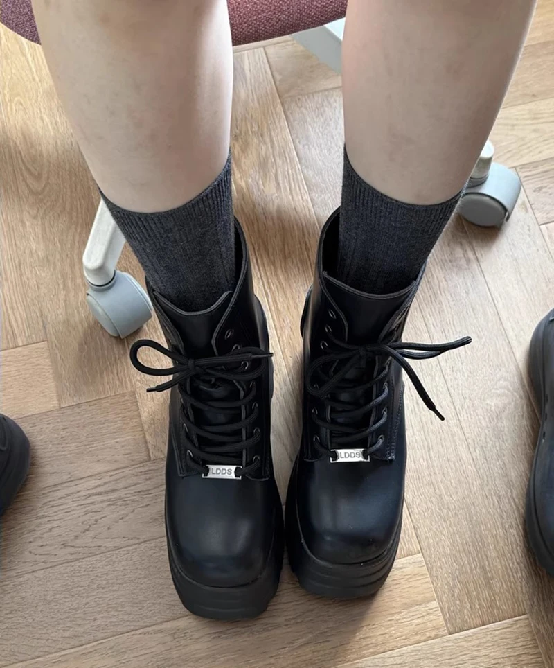 Accessoires de Cosplay pour hommes et femmes, chaussures rehaussantes de 16cm, chaussures quotidiennes en cuir noir et blanc de 13cm, pour Halloween Cosplay