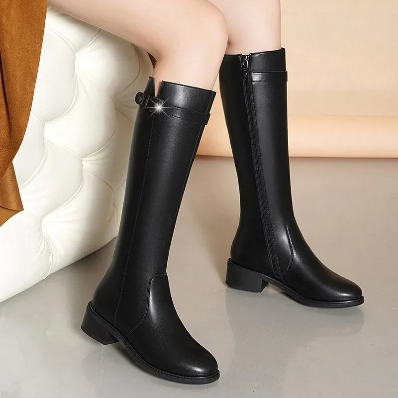 2024 Autumn/winter New Women's Long Boots Warm Low Heel Side Zipper Belt Buckle Slimming Knee-High Black Knight Boots