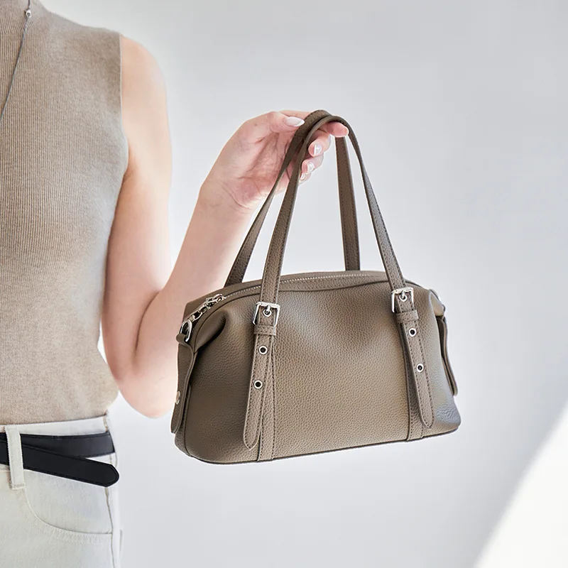 First layer cowhide women's bag 2026 new commuter, large capacity leather Boston shoulder messenger handbag