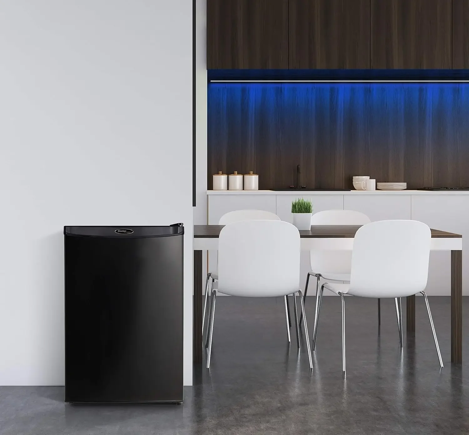 4.4 قدم مكعب. ثلاجة صغيرة، ثلاجة مدمجة لغرفة النوم، غرفة المعيشة، البار، النوم، المطبخ، المكتب،