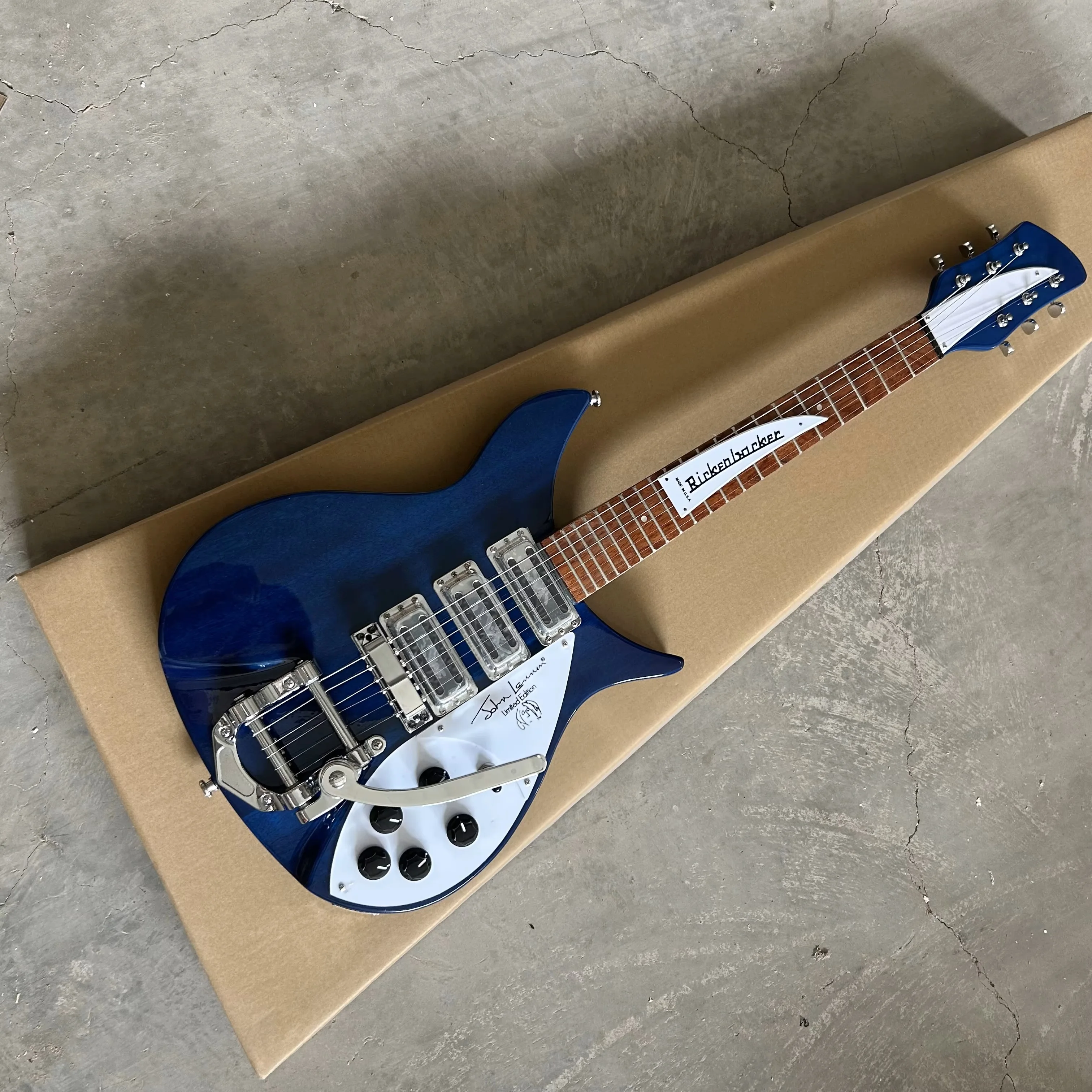 New product: 325 blue, electric guitar, wholesale and retail.