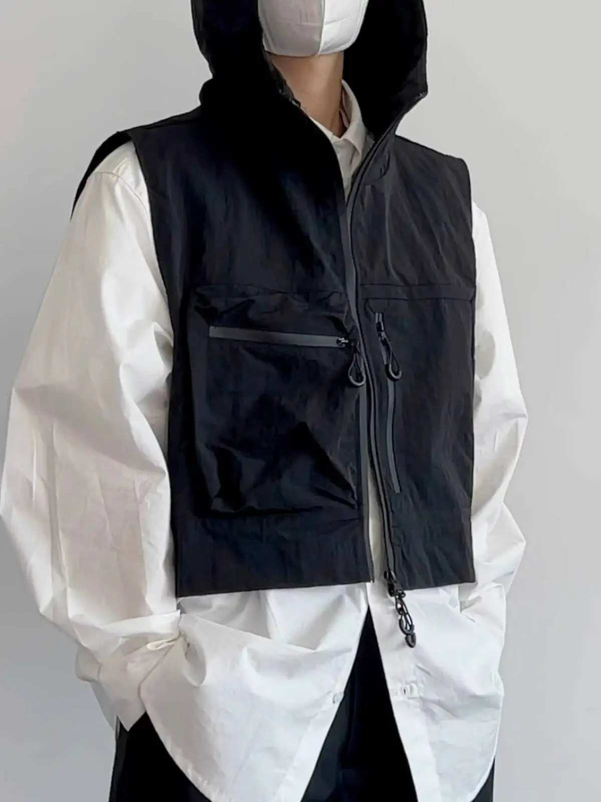 

2026 New Japanese Style Short Casual Multi Pocket Fishing Hooded Vest For Men Women Outdoor Workwear Sleeveless Jacket Coat Tops