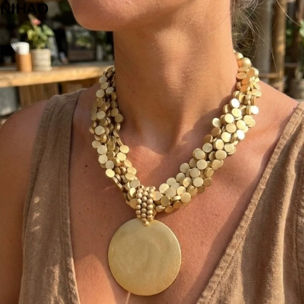 Vintage Exaggerated Wooden Slice Necklace Oversized Multi-Layer Pendant Necklace Beaded Adjustbale Neck Accessories Wedding