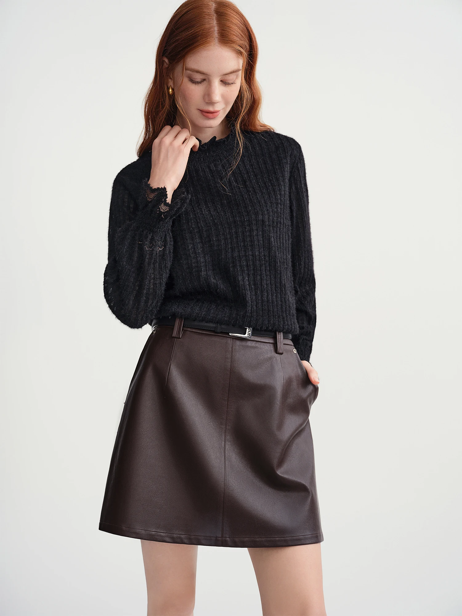 DUSHU لطيف قاع تي شيرت المرأة 2025 الخريف والشتاء ارتداء البلوفرات ارتداء الجنية الدانتيل علوي فضفاض كل مباراة أنيقة السيدات