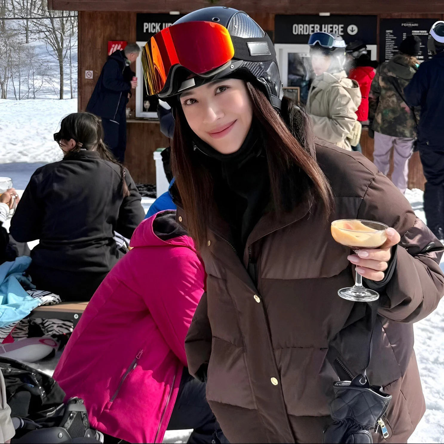 Abrigo acolchado para mujer, cálido, garantizado, marrón, dinero viejo, dorado, Jaet Cleanfit Sle, largo, cierre de cremallera, serie Snow