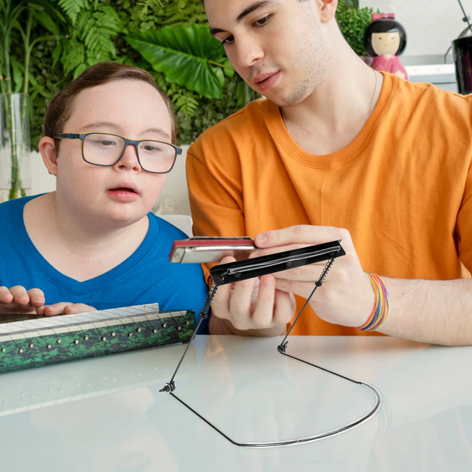 

Black Adjustable Harmonica Neck Holder Zinc Alloy 10 Hole 16 Hole Harp Stand Reliable Mouth Organ Clip for Guitar Players