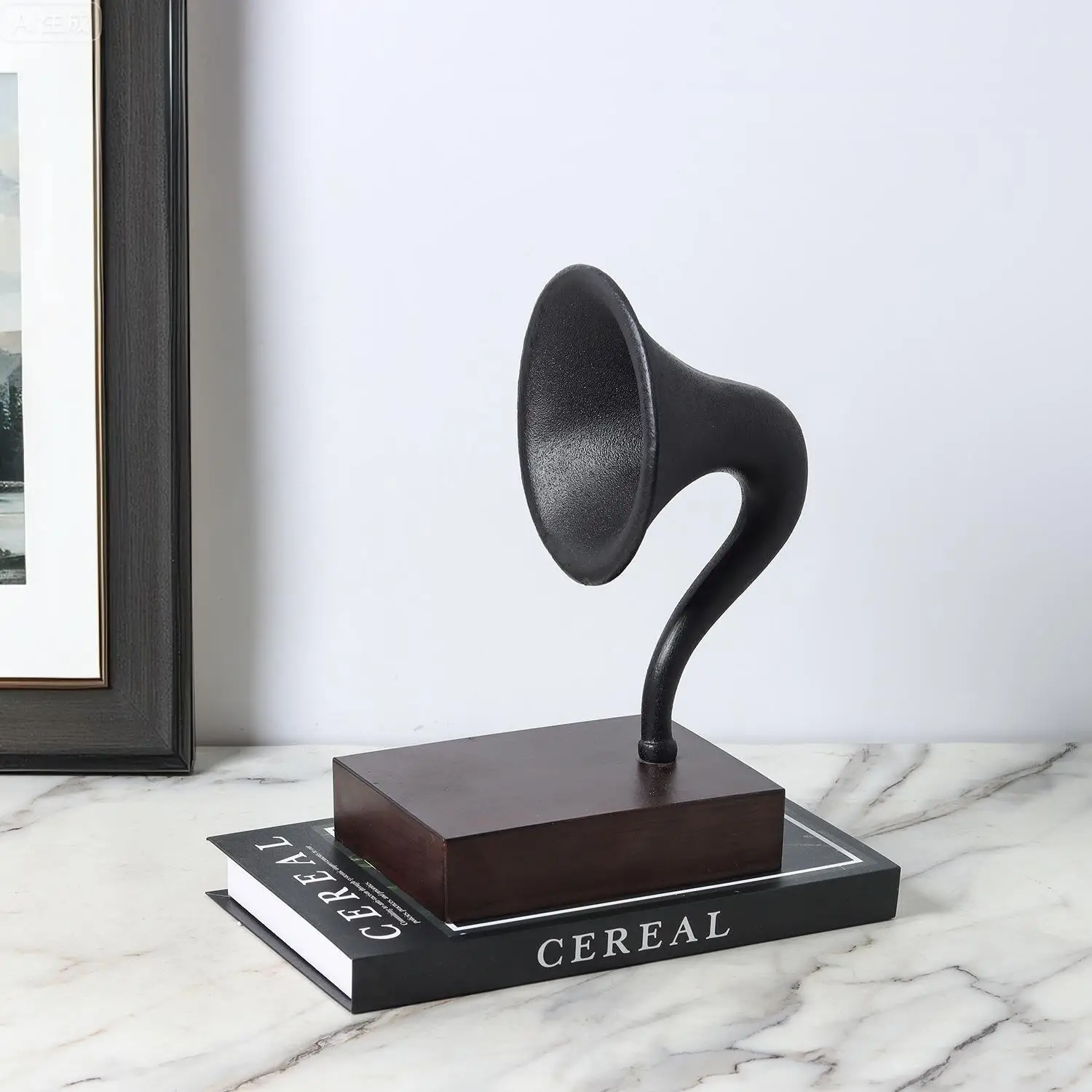 Modern Minimalist Antique-style Phonograph Figurine. TV Cabinet Niche Decoration. Study Bookshelf Furnishing Soft Decoration