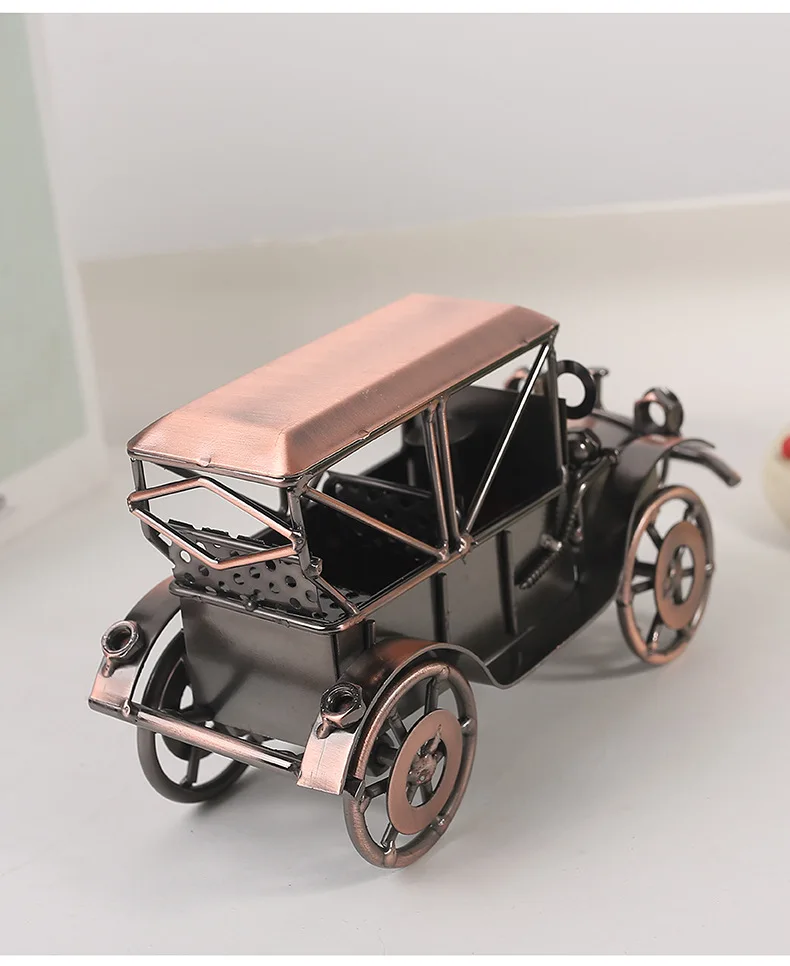 European Style Vintage Alloy Old Car Model Ornaments Creative Handcraft Miniature Vehicles Collection Gifts Toy Table Decoration