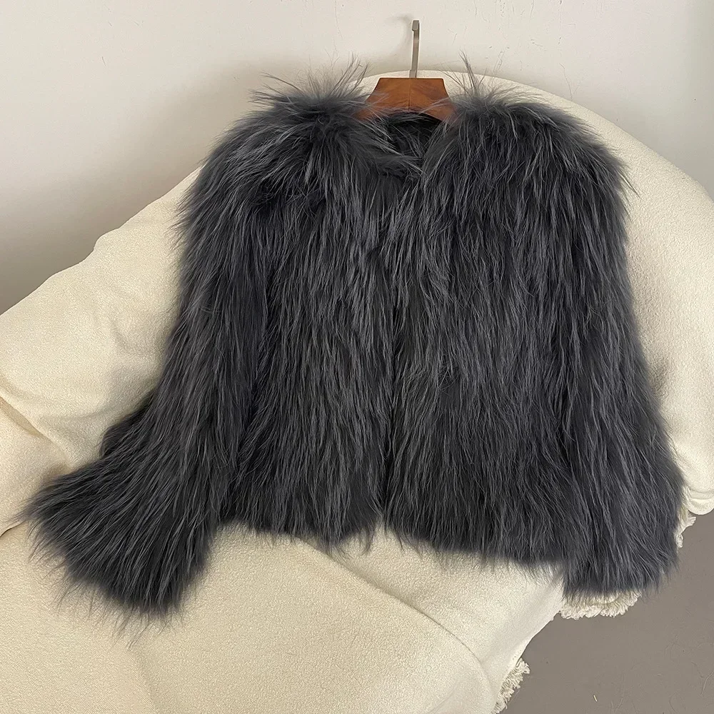 سترة جديدة لخريف وشتاء 2024 من فراء الراكون الطبيعي على الوجهين سترة سميكة منسوجة من الفرو للنساء سترة من الفرو الدافئ للتنقل اليومي