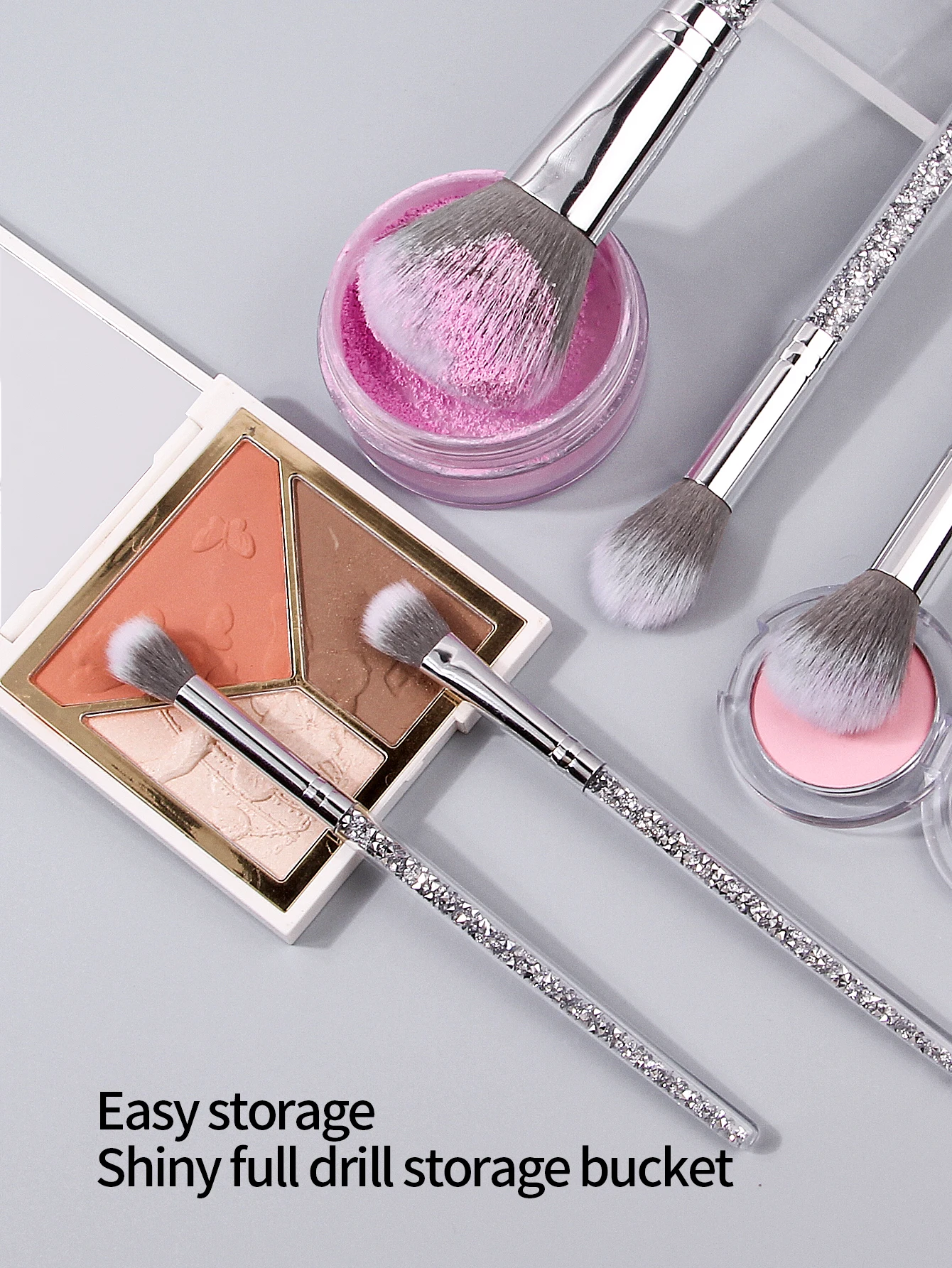 9-częściowy profesjonalny zestaw pędzli do makijażu: zestaw pędzli do makijażu z diamentowymi uchwytami + gąbka do makijażu w kształcie jajka, nieprzywierająca do pudru.