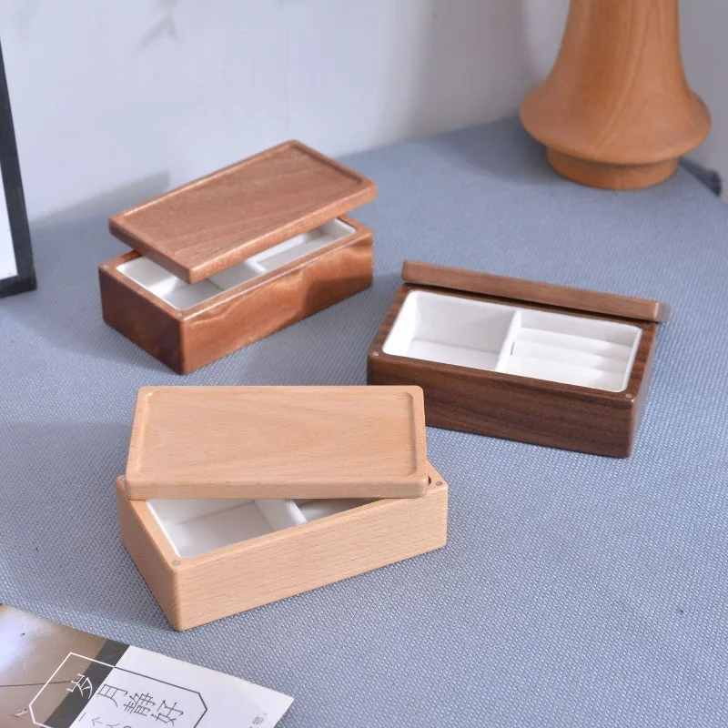 

Простая многосекционная шкатулка для украшений из массива дерева: органайзер для серег, ожерелий и колец