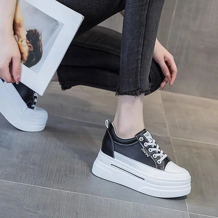 2026 Spring and Autumn New Casual Shoes Versatile Thick soled Sponge Cake Board Shoes with Increased Height for Women
