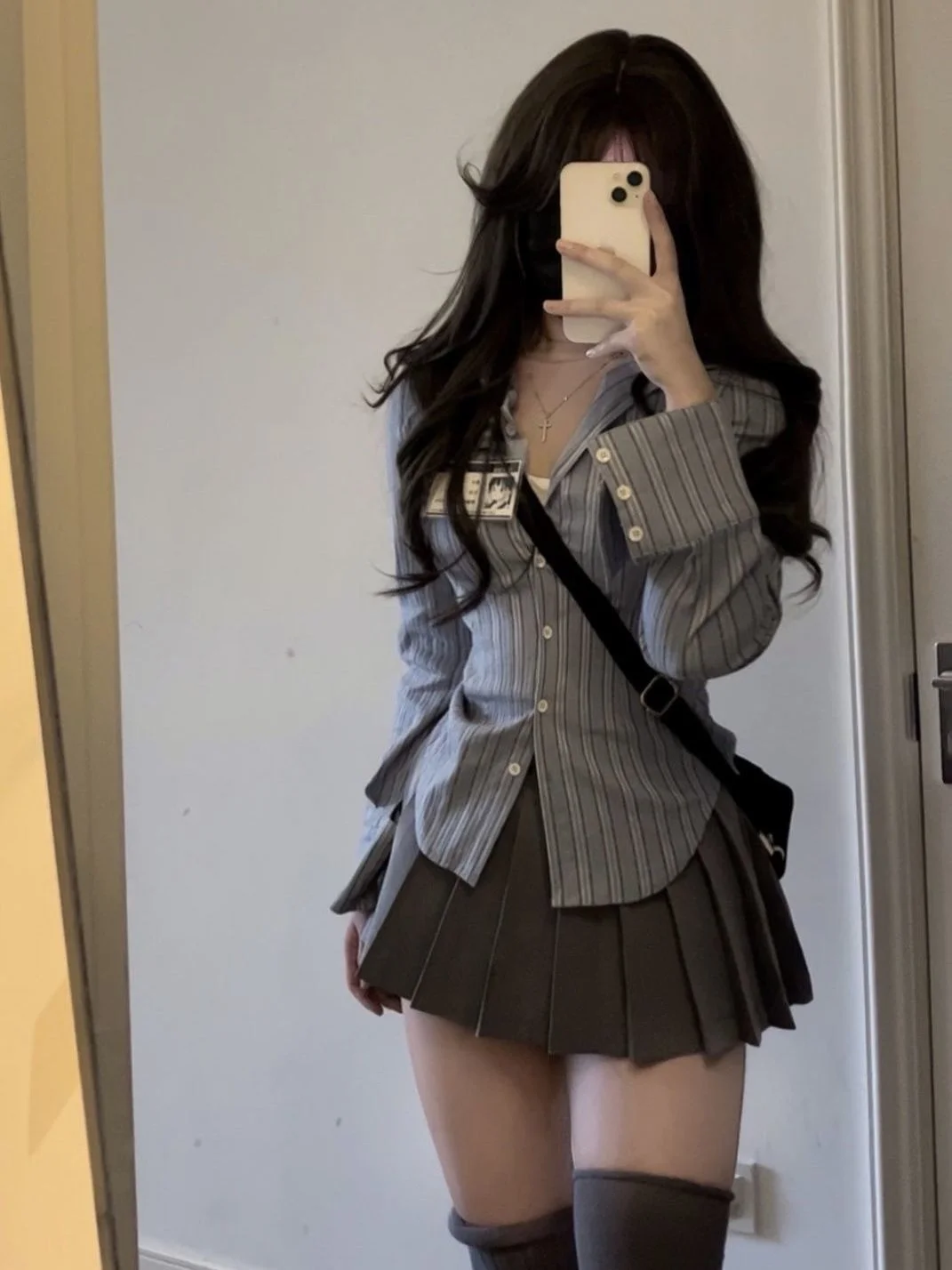 American Academy Spicy Girl Shirt Women's Spring New Waist Slim Long Sleeve Stripe Top 100 Pleated Short Skirt Set