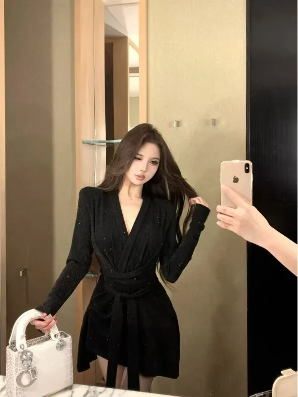 

Блестящее платье с завышенной талией в стиле Хепберн, асимметричная черная юбка, женская осенняя мода, ощущение роскоши