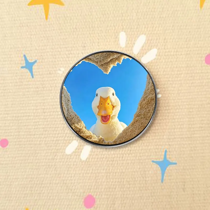 Heart Sand Hole Duck UV Printing Badge Cute White Duck Beach Pin Lovely Bird Metal Brooch Jewelry Gift For Friends