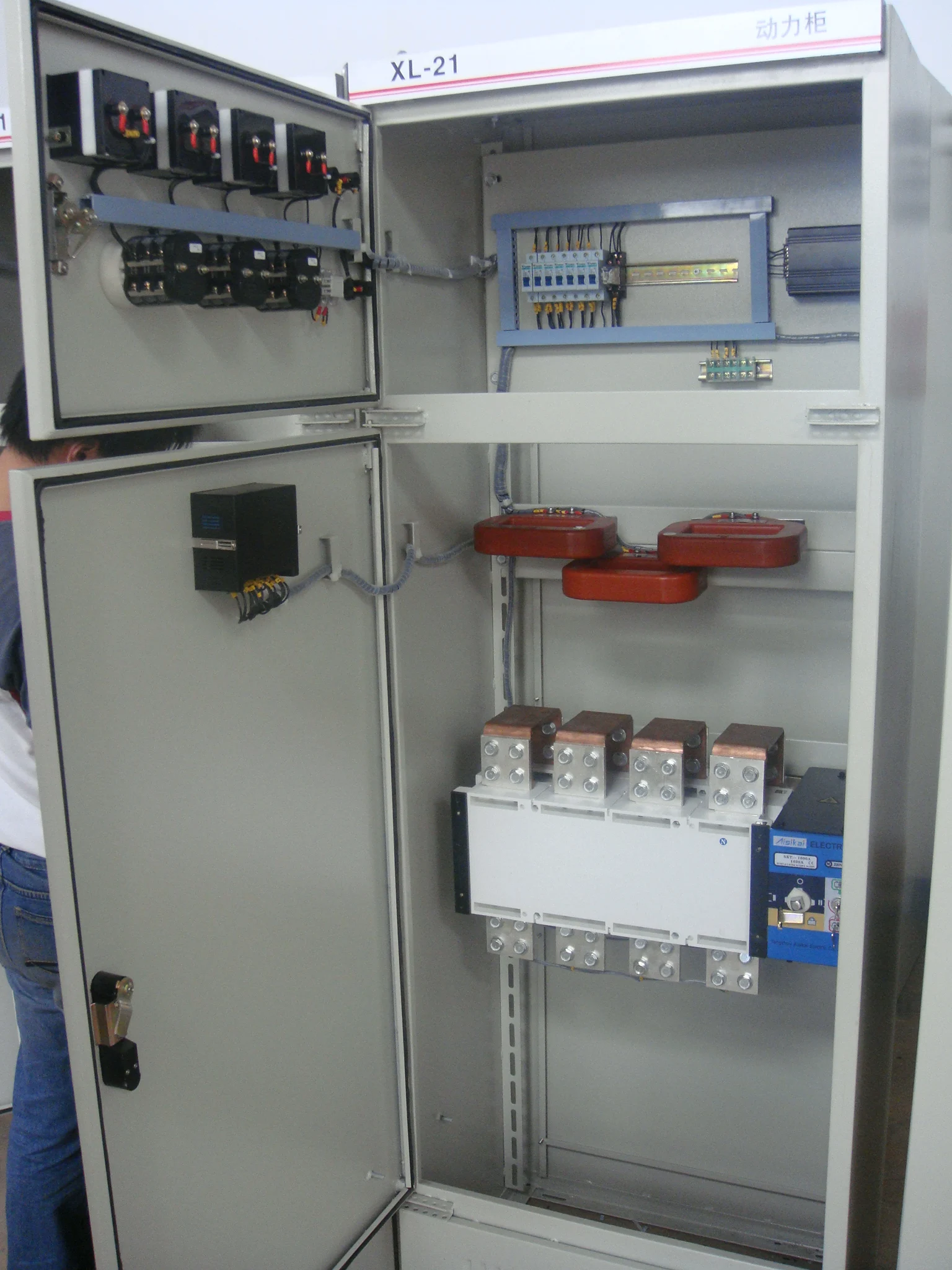 Factory Supply 125A Wall Mounting Main Breaker Load Center Panel Assembly Low Voltage Products