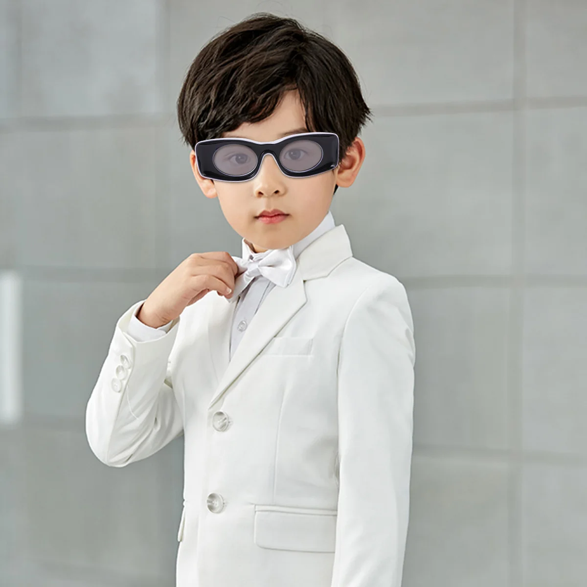 

Slim Sunglasses Small Frame Vintage Shades Retro Glasses Lightweight UV400 Protection for Driving Outdoor Activities