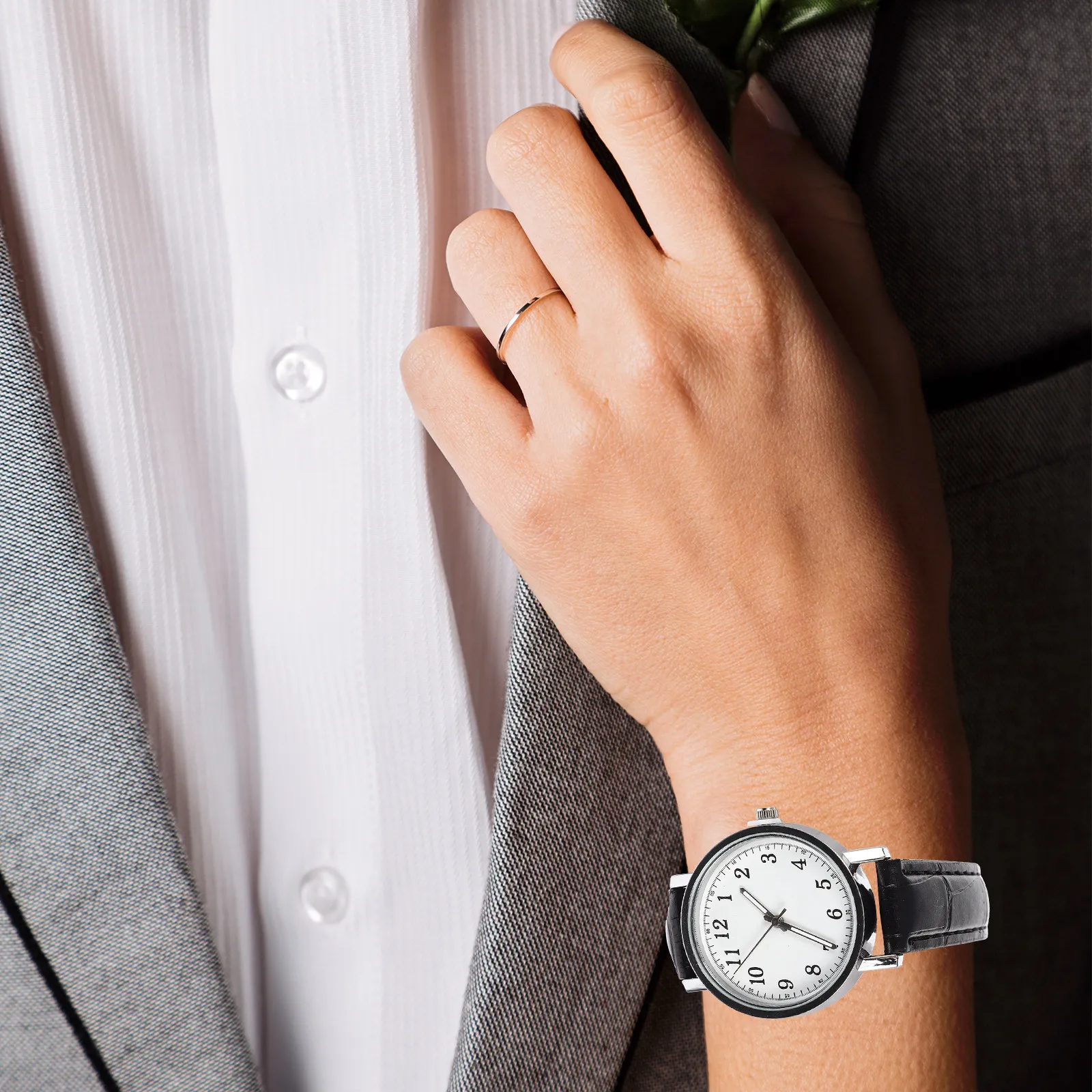 Fashionable Ladies Quartz Wrist Watch Fine Workmanship Adjustable Comfortable Strap Versatile for Office School Party Outdoor