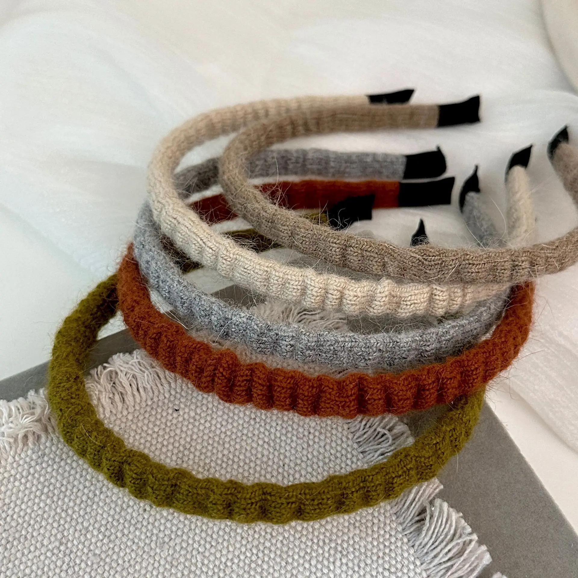 Ikat Kepala Rajutan Wol Ikat Rambut Wanita Anak Perempuan Musim Dingin Lebar 1CM Ikat Rambut Lingkaran Rambut Bezels Scrunchies Aksesoris Rambut Fashion