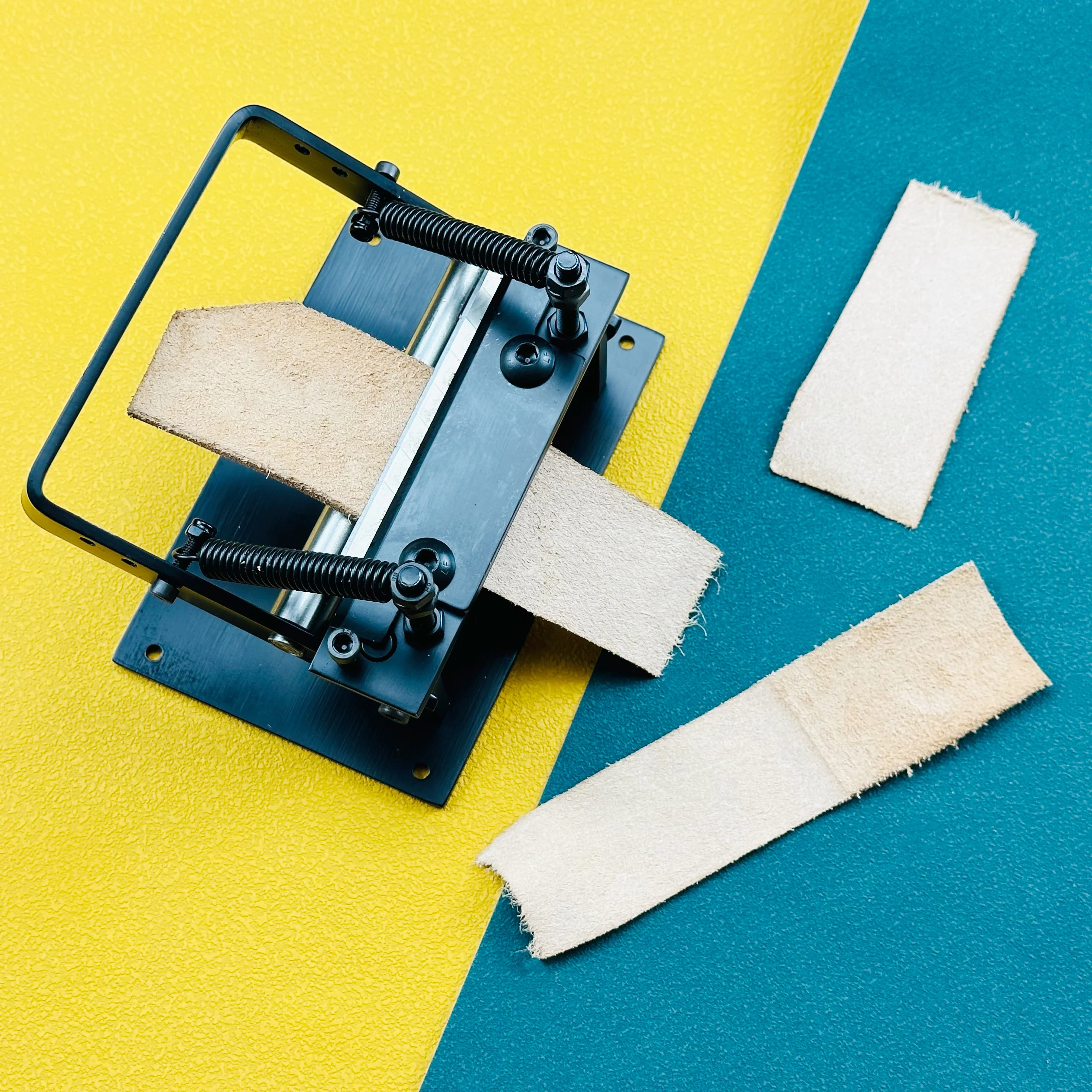 Manual Leather Tablet Press - Easy Manual Operation for Fast Peeling