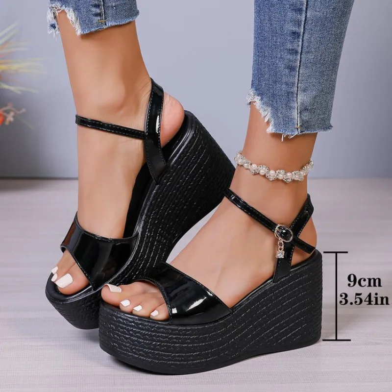 Sommer Neue Damen-Sandalen Mode Keilabsatz-Plateausandalen Leichte Bequeme Übergrößen-Schuhe für Frauen