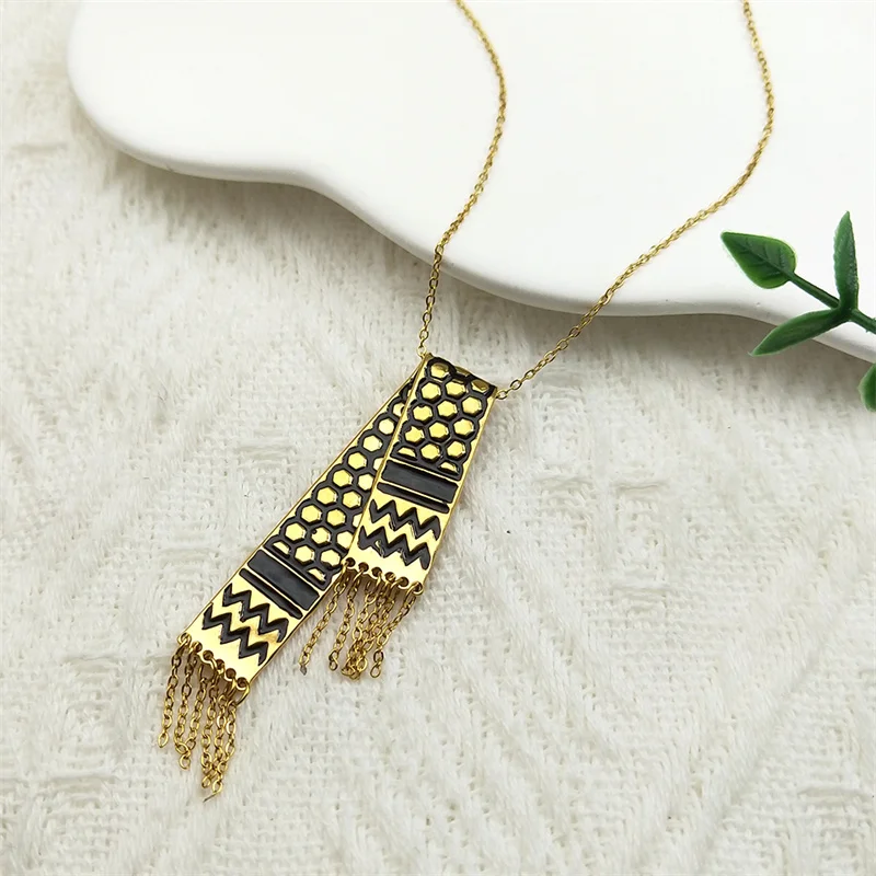 

Palestinian Flag Scarf Shape Pendant Necklace for Women Men Stainless Steel Retro Gold Color Chain Jewelry Gifts ZZZ996-2