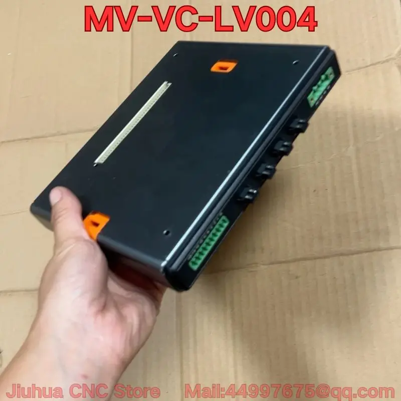 

Бывший в употреблении MV-VC-LV004 Визуальный последовательный порт, источник света. Тест функций платы расширения ввода-вывода.