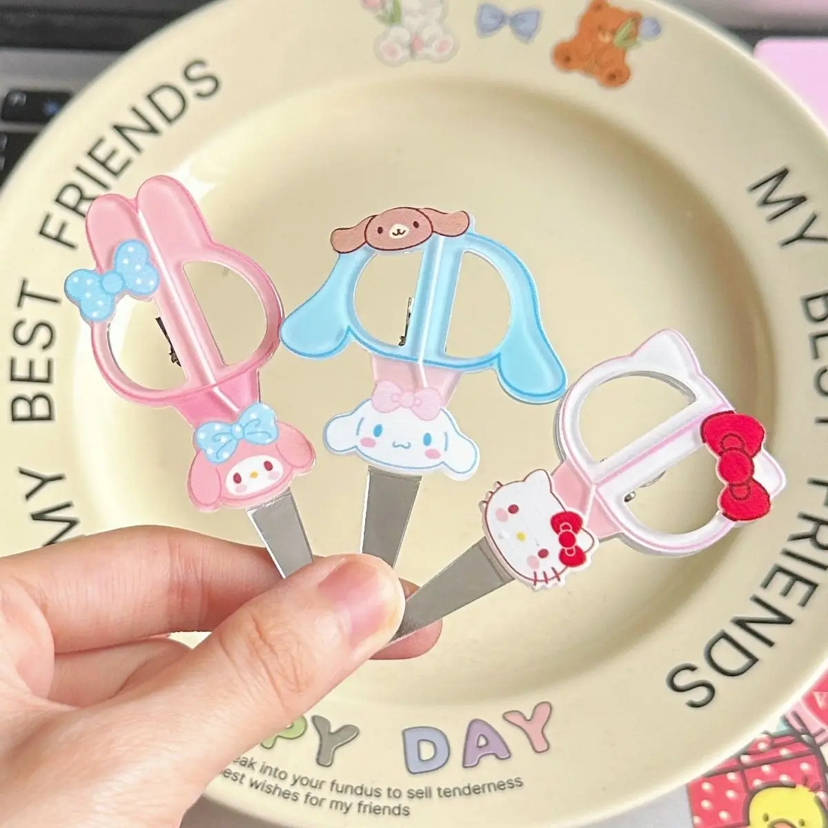 Sanrio Hello Kitty Kawaii Small Scissors Hairpin Cinnamoroll My Melody Kuromi Bangs Edge Clip Cute Scissor Hair Clip Toys Gift