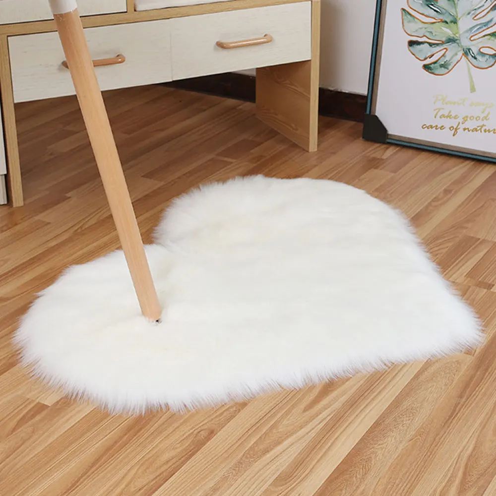 

1Pc 30x40cm Heart Shaped Fluffy Faux Wool Carpet Sofa Cushion Living Room Bedroom Decorative Floor Mats Clean Decorative Carpet