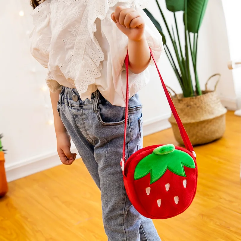 Fashion Cute Soft Plush Baby Girls Coin Purse Handbags Winter Kids Small Shoulder Bag Cartoon Strawberry Children Messenger Bags