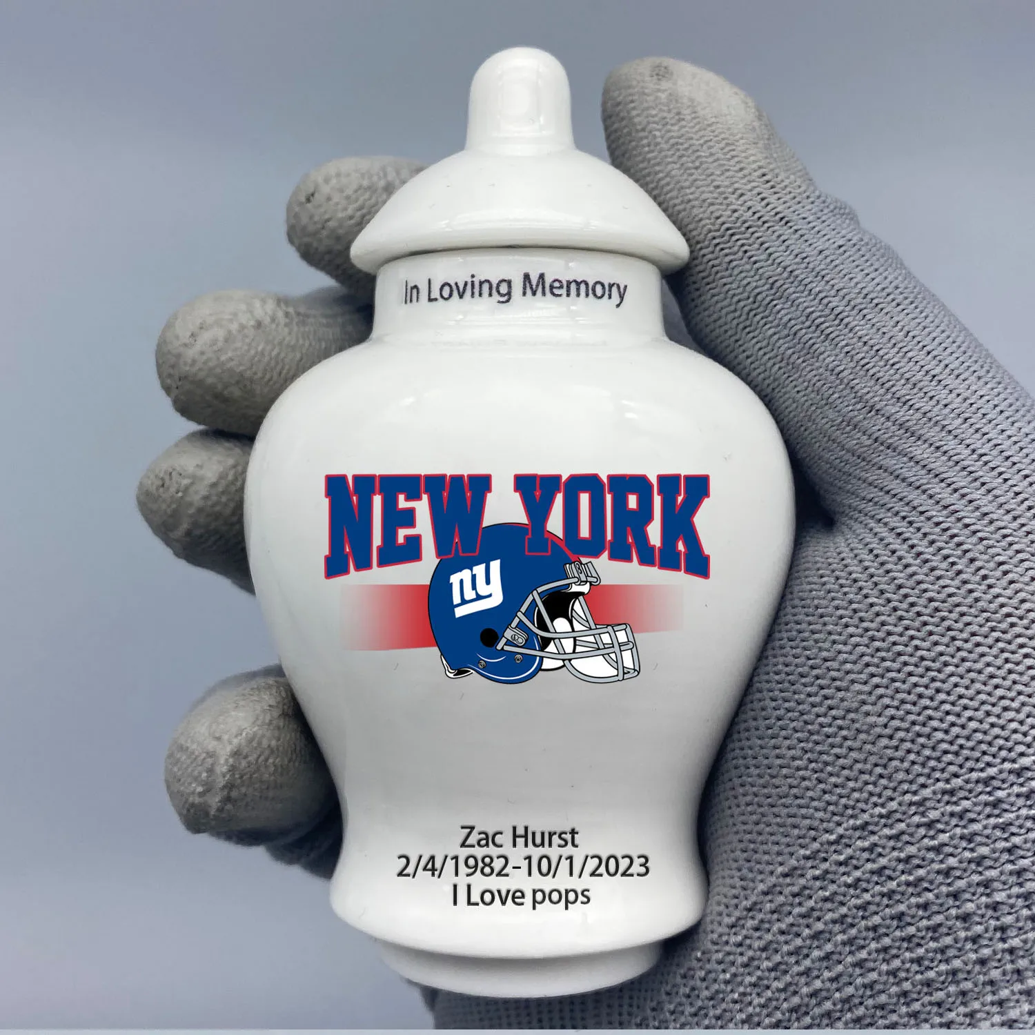 Mini urna para logotipo con temática de New York Giants, por favor, me la información de personalización-nombre/fecha y número en la urna