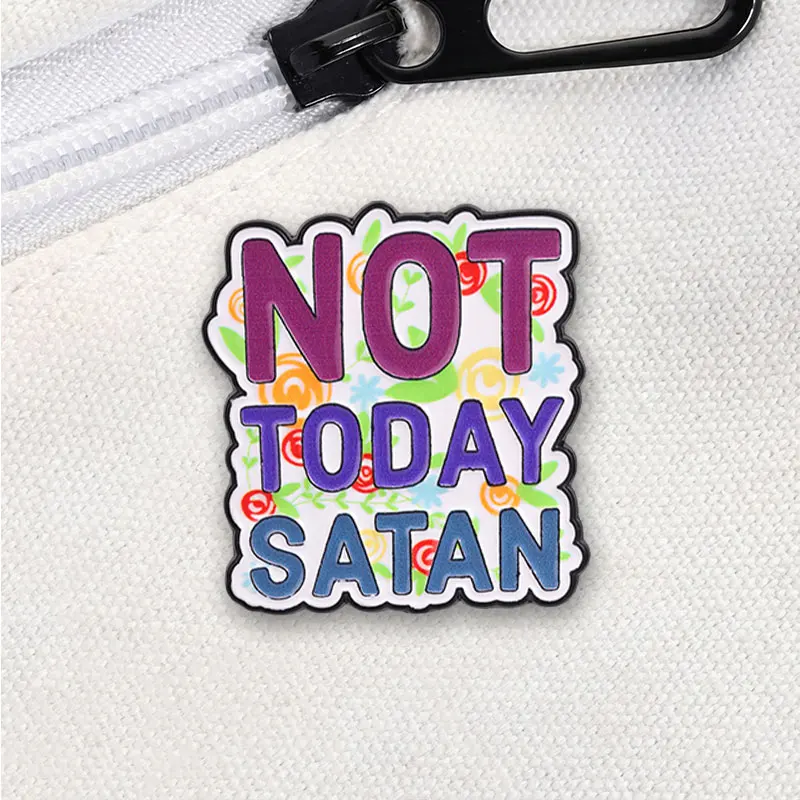 Not Today Satan Emaille-Abzeichen Lila Blau Typografie Zitat Pin Christlicher Glaube Humor Inspirierende Metallbrosche für Frauen – Detail 4