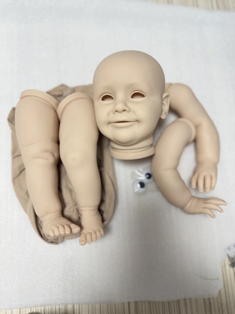 

24inches Reborn Doll Kit Big Baby Zoe Lifelike Soft Touch Fresh Color Unfinished Unpainted Doll Parts with Body and Eyes