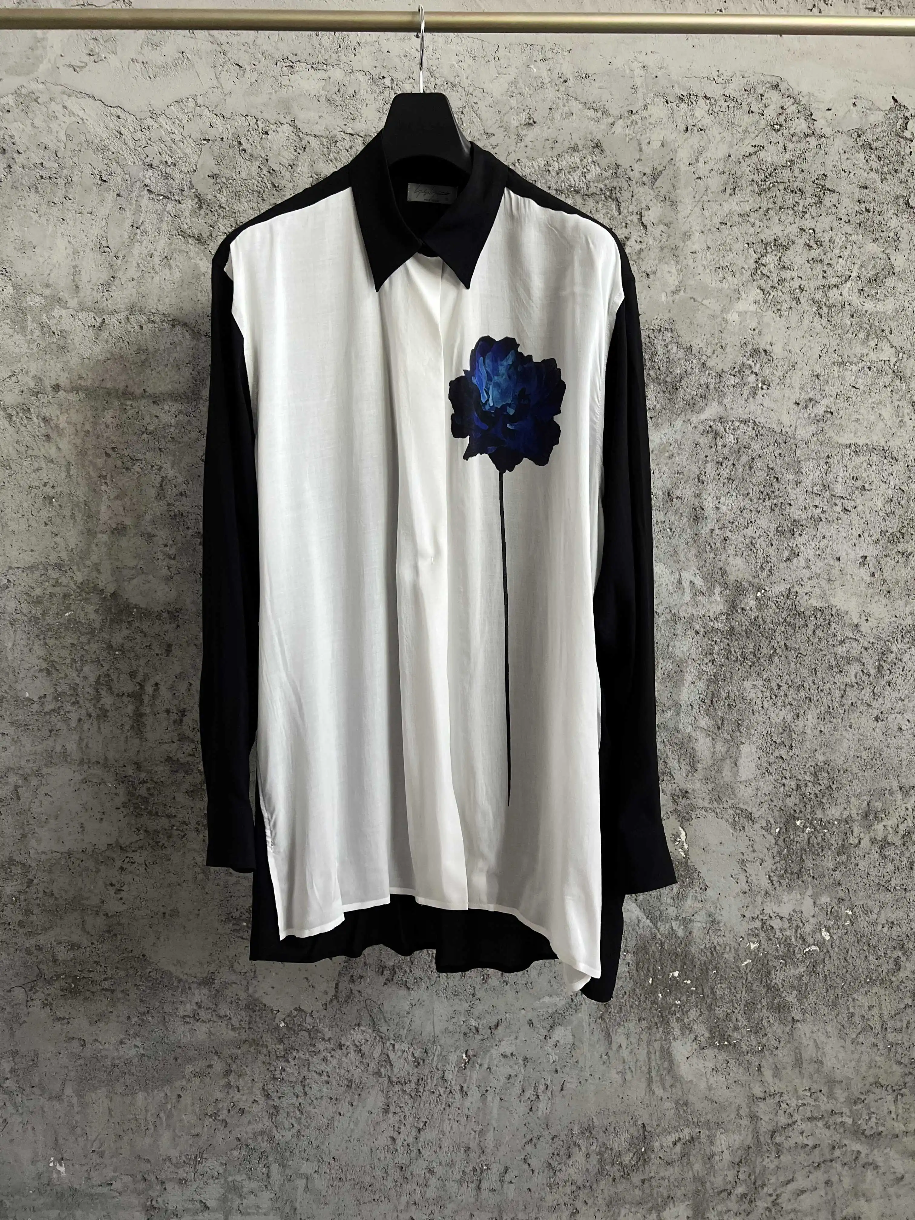 

Оригинальный дизайн в японском стиле, темный и свободный цветочный принт.