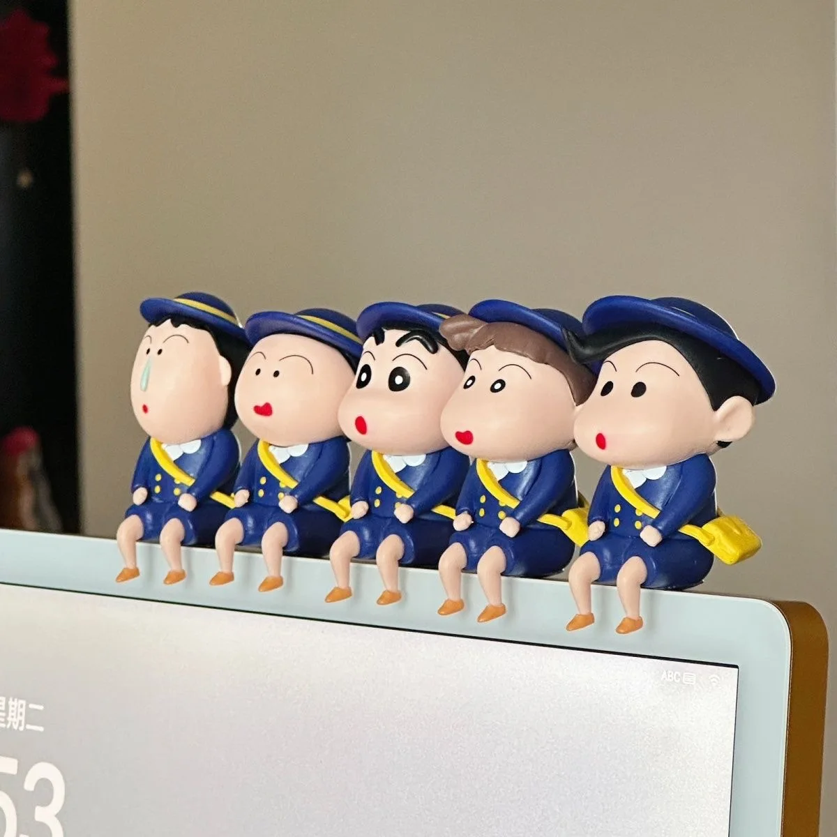 

5pcs Crayon Shin-Chan Ornament Desktop Decoration Kawaii Living Room Cabinet Entrance Manual Creative Toys Cute Model Ornaments
