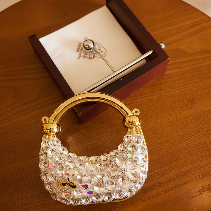 

Металлическая сумка-клатч с блестящими стразами, модная акриловая сумка, текстурированная сумка-тоут, нишевый дизайн, сумка-мессенджер