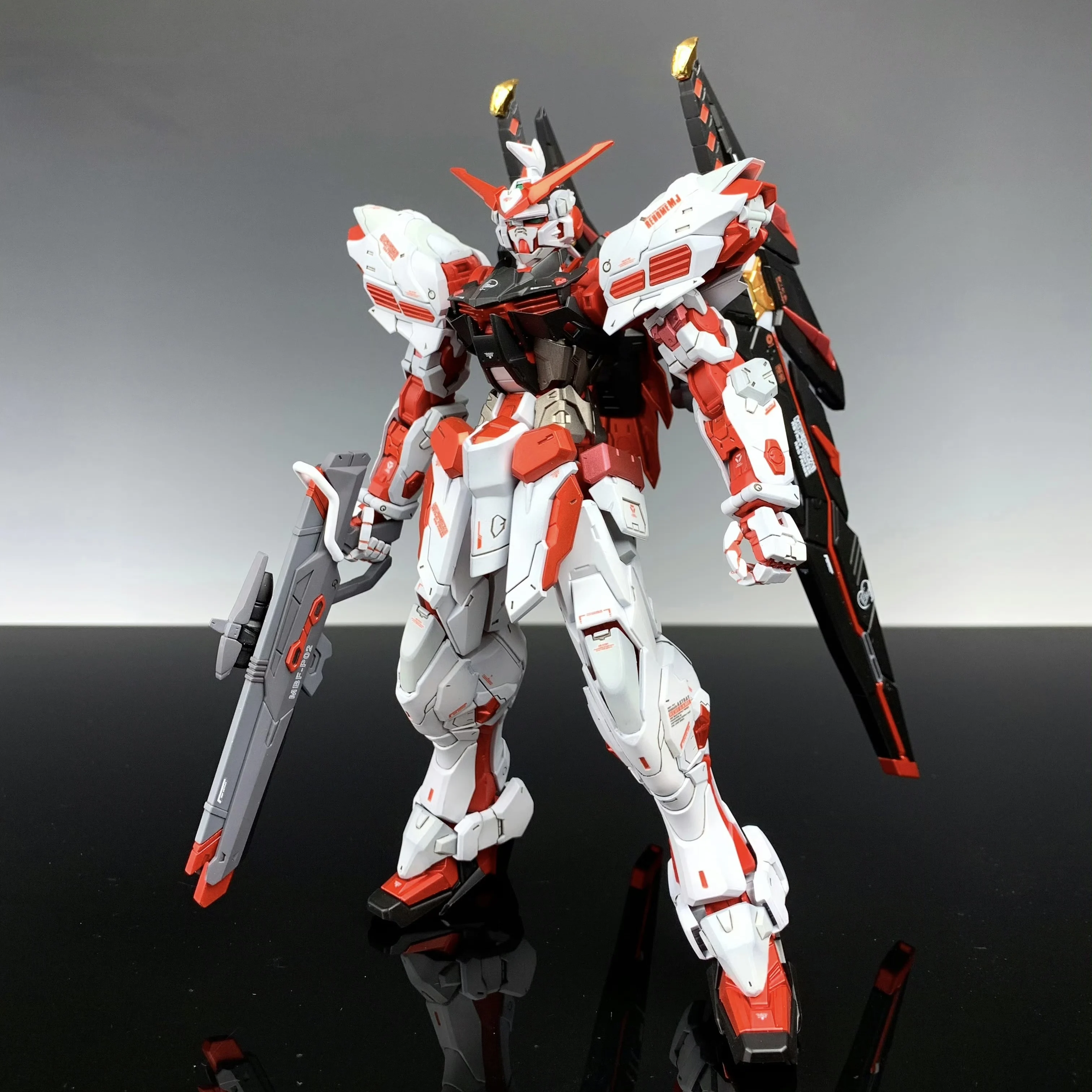 Daban Mg 1/100 8807 عمل الشكل الأحمر ضلال الإطار المريخ سترة إعادة طباعة Mbf-P02 أطقم منمذجة الجمعية الشكل روبوت جمع لعبة نموذج #4