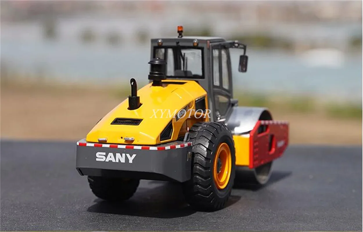 For SANY 1/35 SSR260 Single Drum Roller Metal Diecast Model Car Truck Kids Toys Girls Collection Ornaments Display