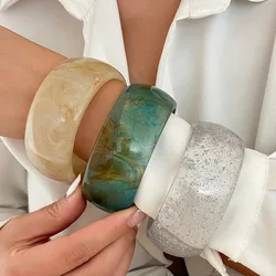 Fashionable Gradient Semi Transparent Acrylic bangle Bracelet for Women Beautiful Exaggerated 4cm Round Wide Irregular Bracelet